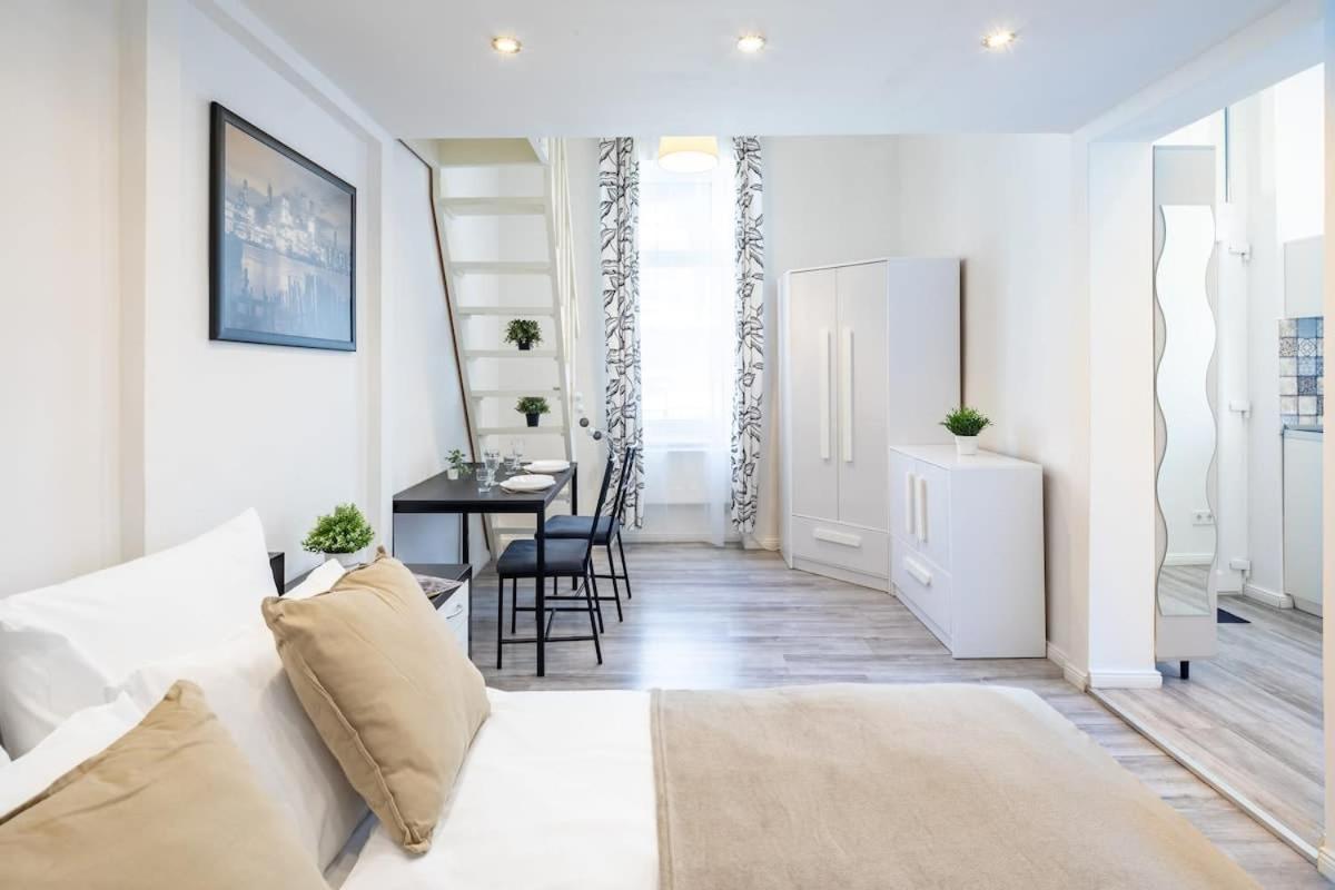 Apartment And Cozy